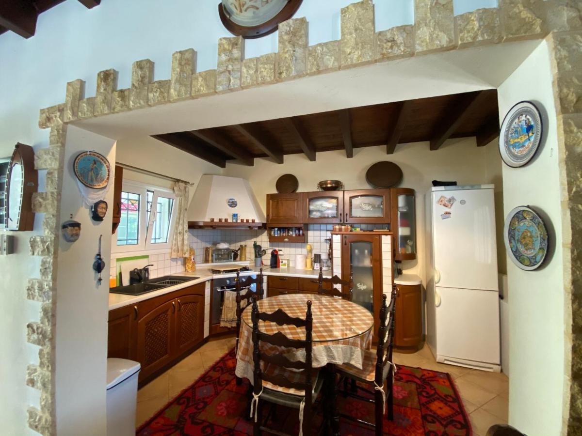 Manos' Traditional Maisonette Aigosthena Luaran gambar